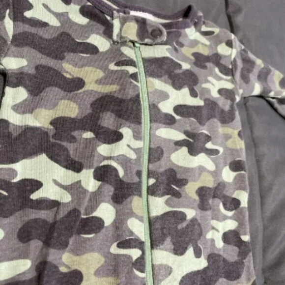 Organic Gerber Footed Sleeper - Picture 3 of 4